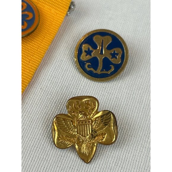 Vintage Girl Scouts Pins Badge Set On Yellow Fabric Ribbon Lot of 5 - Picture 4 of 4
